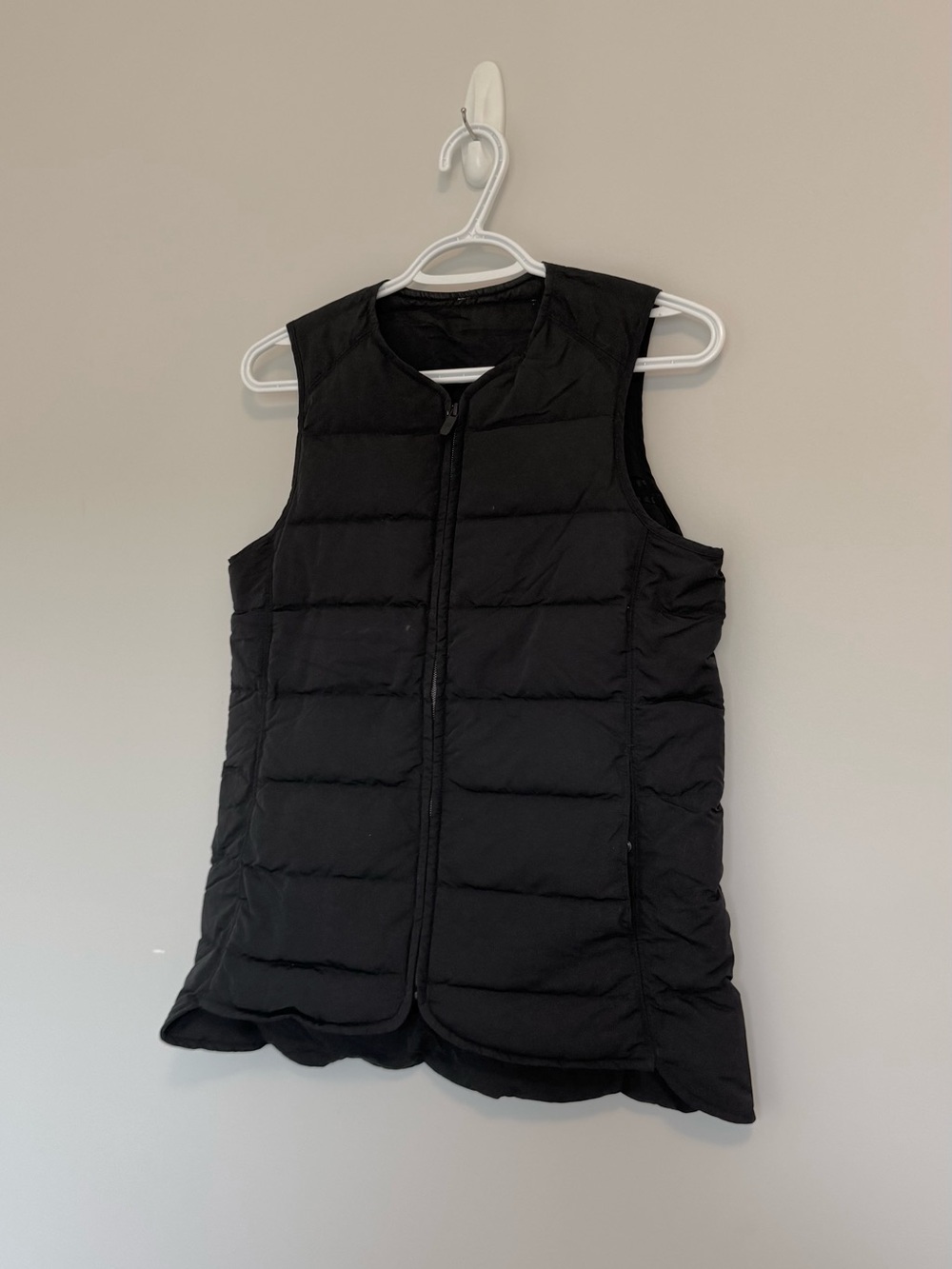 Lululemon Just Enough Puff Vest
Black